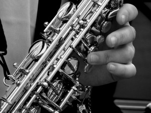 Svartr-vit saxofon